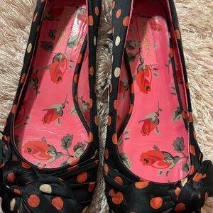 Betsey Johnson Black and Orange Polka Dot kitten heels 8.5
